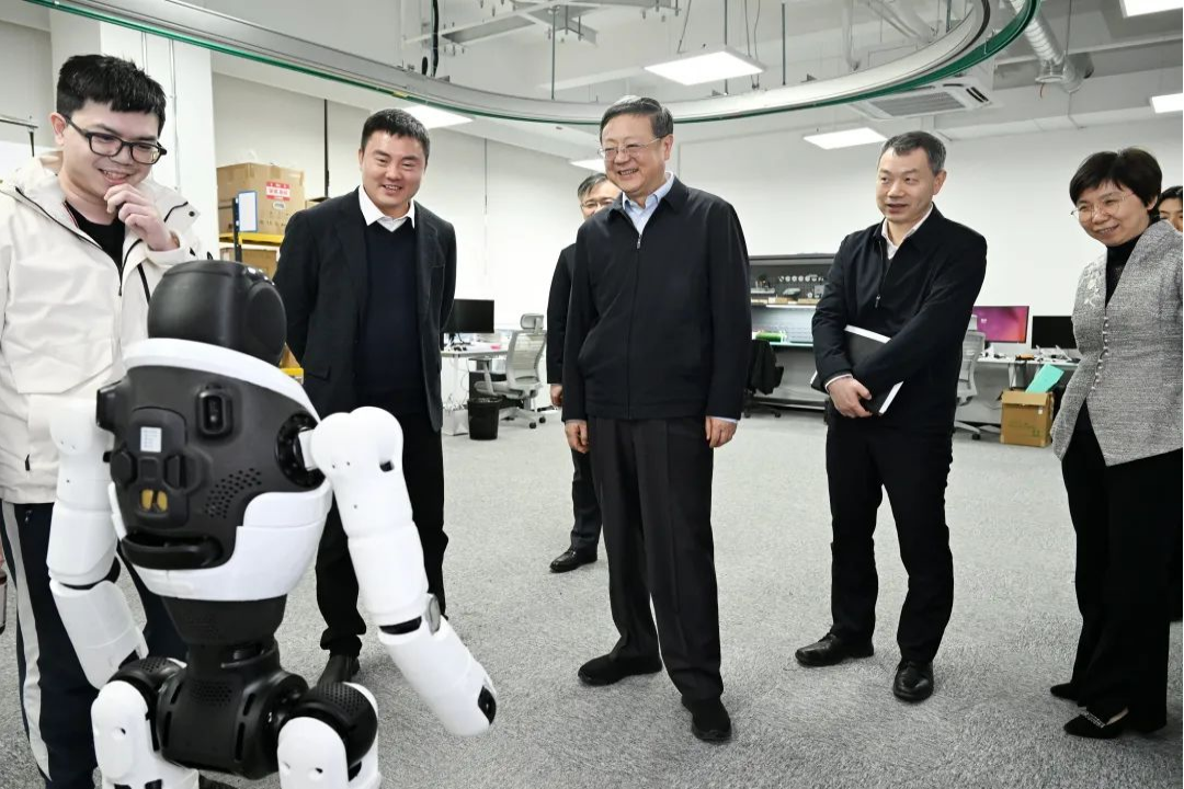 上海市委書記陳吉寧專題調研太陽成機器人