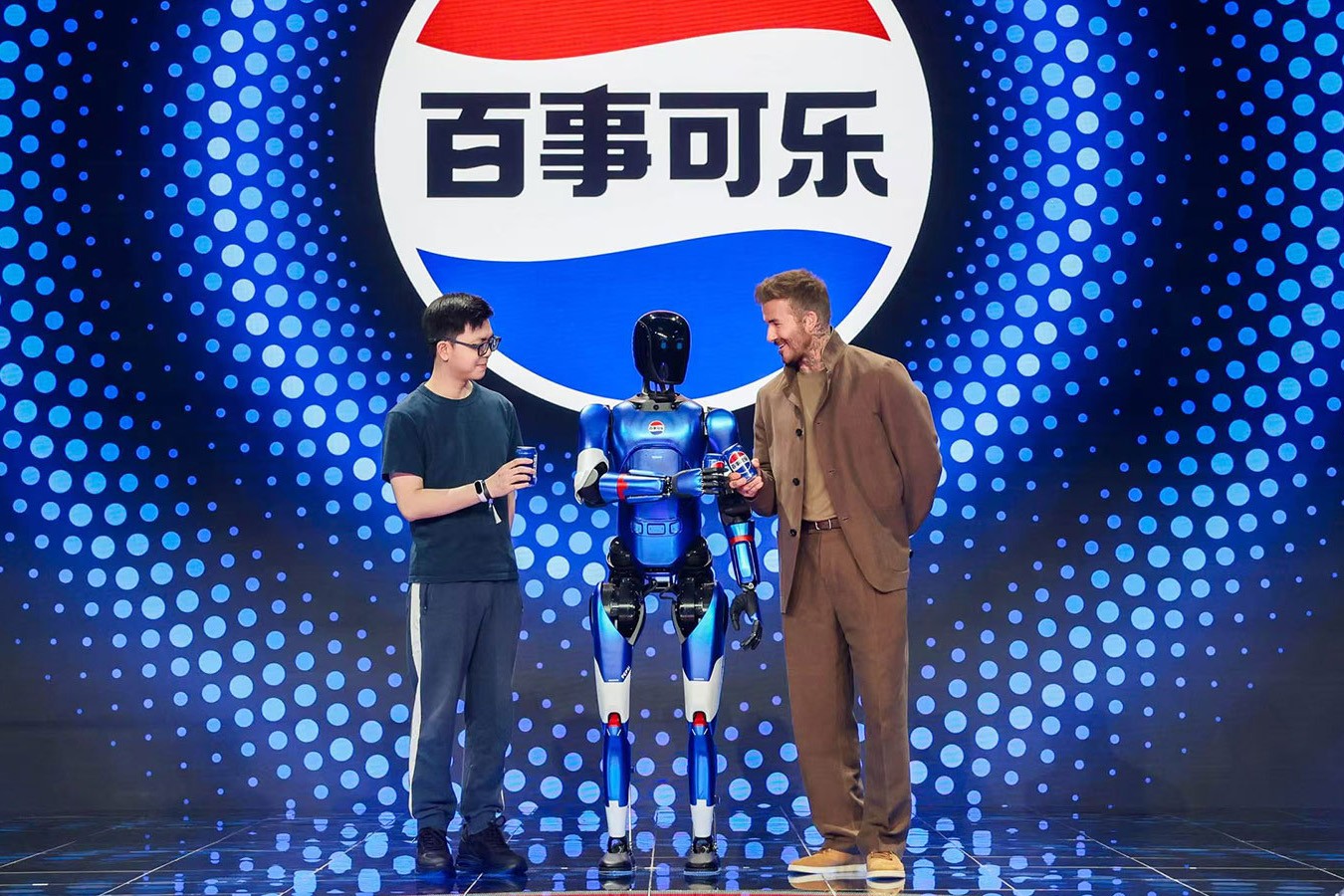 太陽成機器人攜手百事中國共創“百事藍寶” 共燃渴望新章